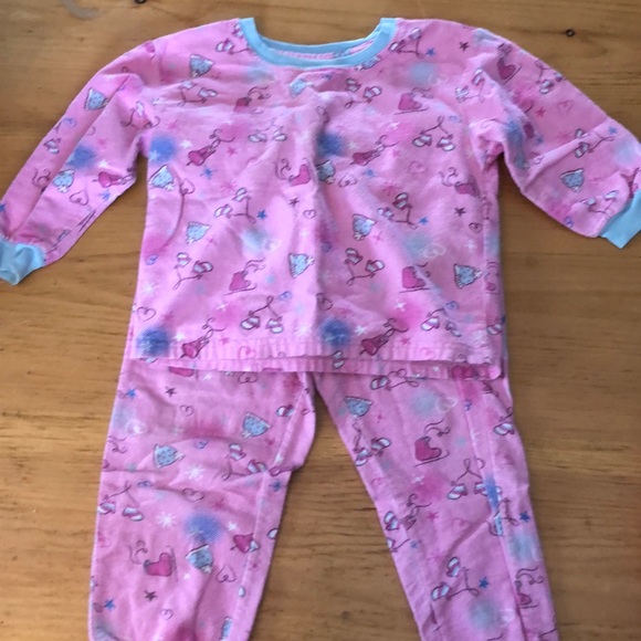 4 pair matching pjs - Picture 3 of 5